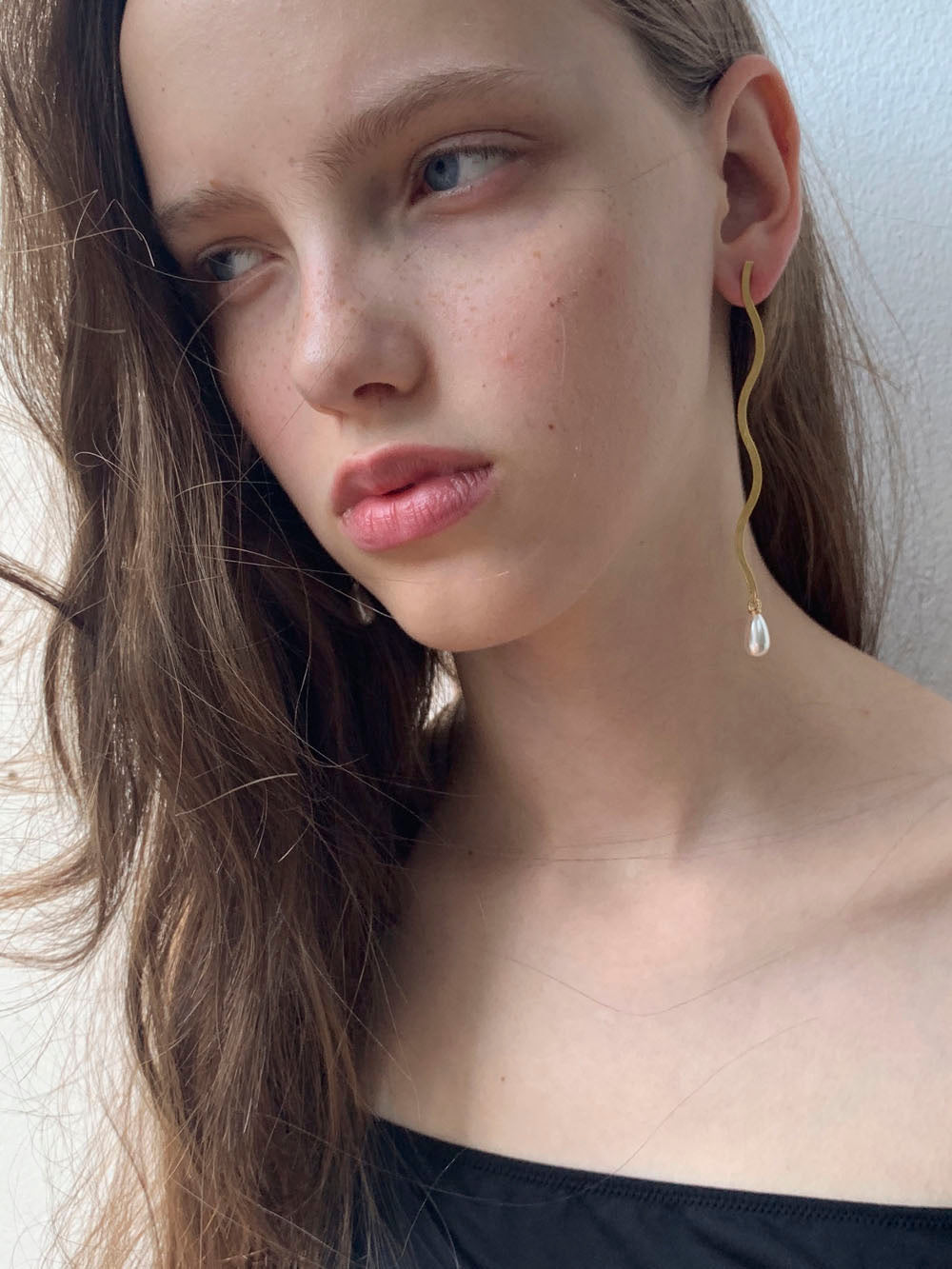 Scho - ARIEL gold pearl long earrings