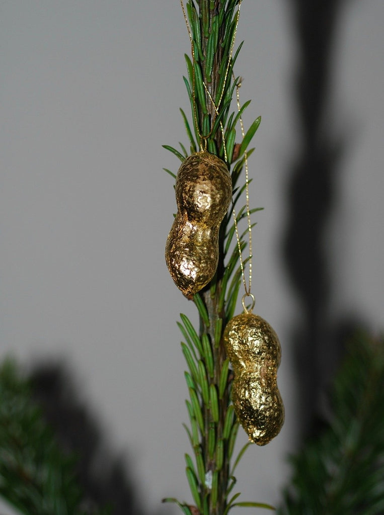 Coralie how - 22k gold leaf peanut ornament