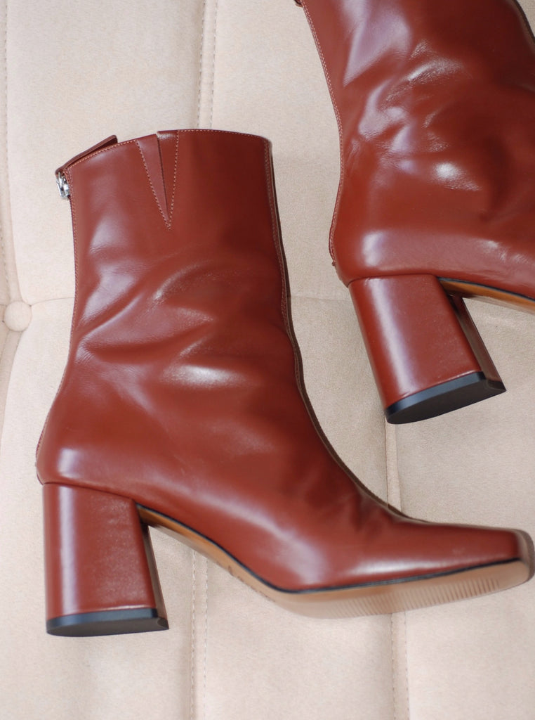 About Arianne - Nico Chestnut ankle boots