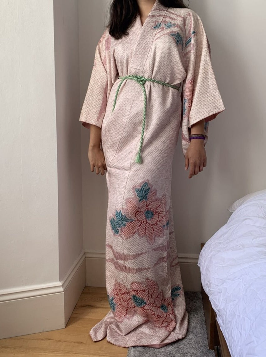 Aika - Shibori silk soft pink kimono