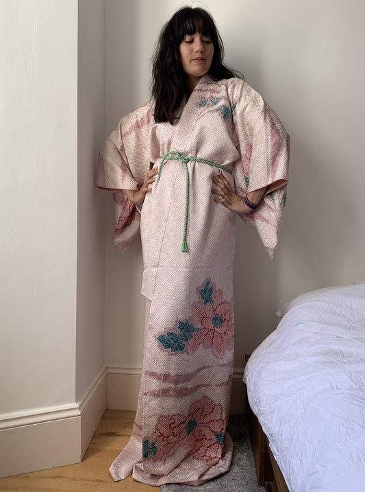 Aika - Shibori silk soft pink kimono