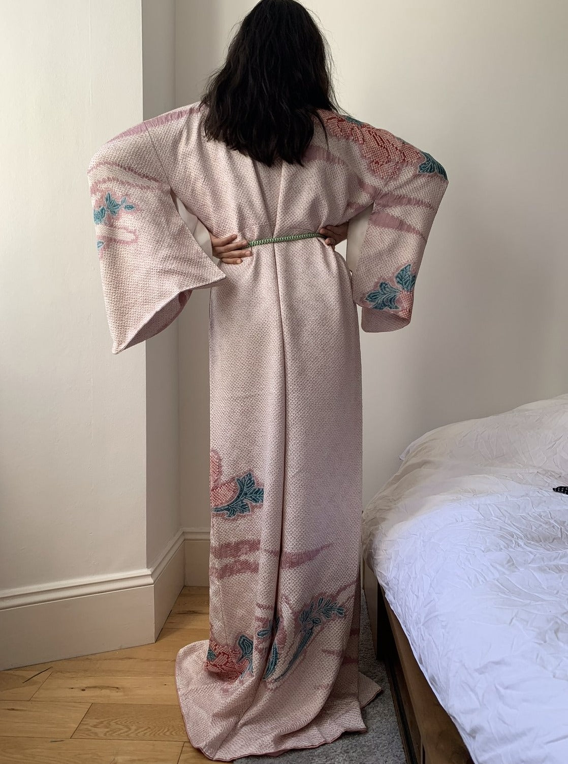 Aika - Shibori silk soft pink kimono