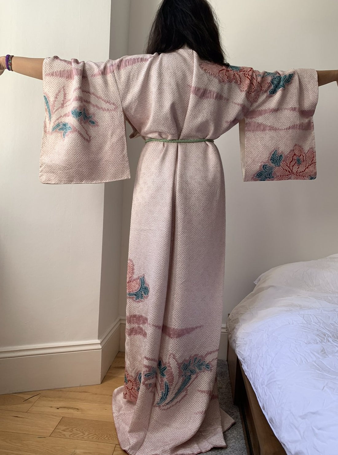 Aika - Shibori silk soft pink kimono