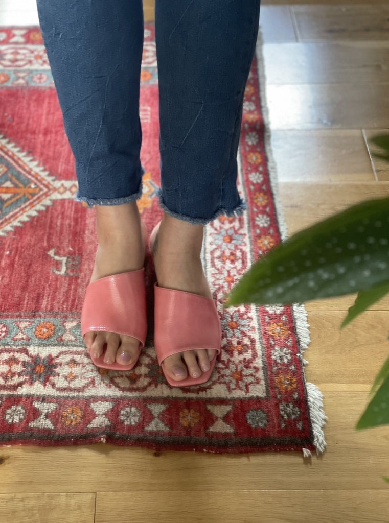 About Arianne - Mel Dahlia pink slip-on mules